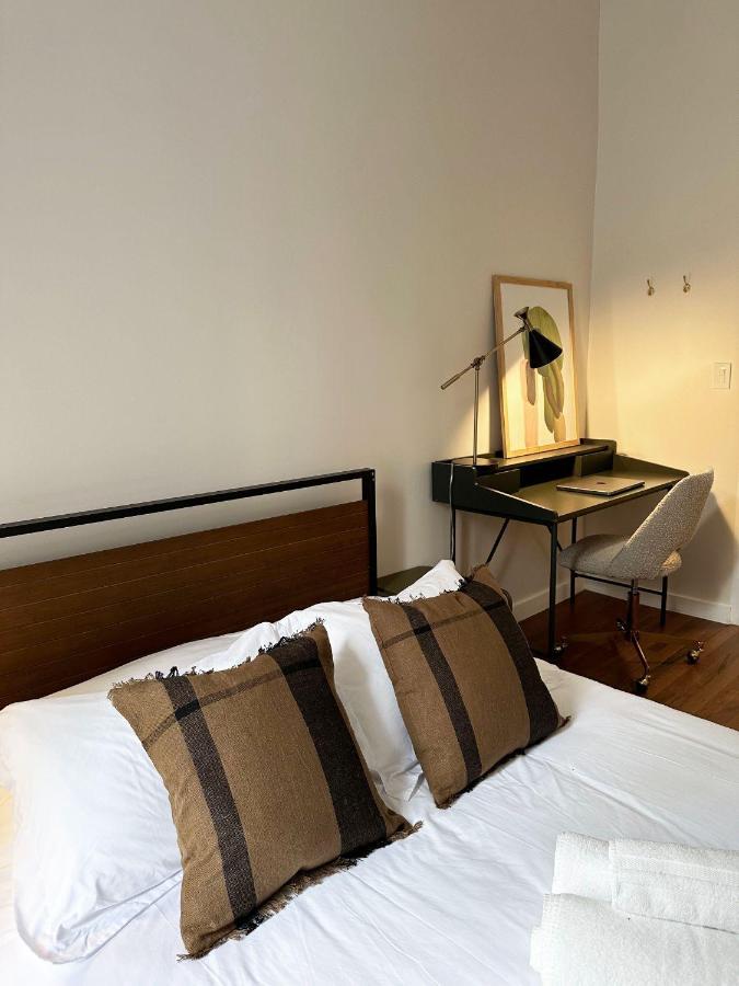 Outsite Chelsea Hotel New York Bagian luar foto