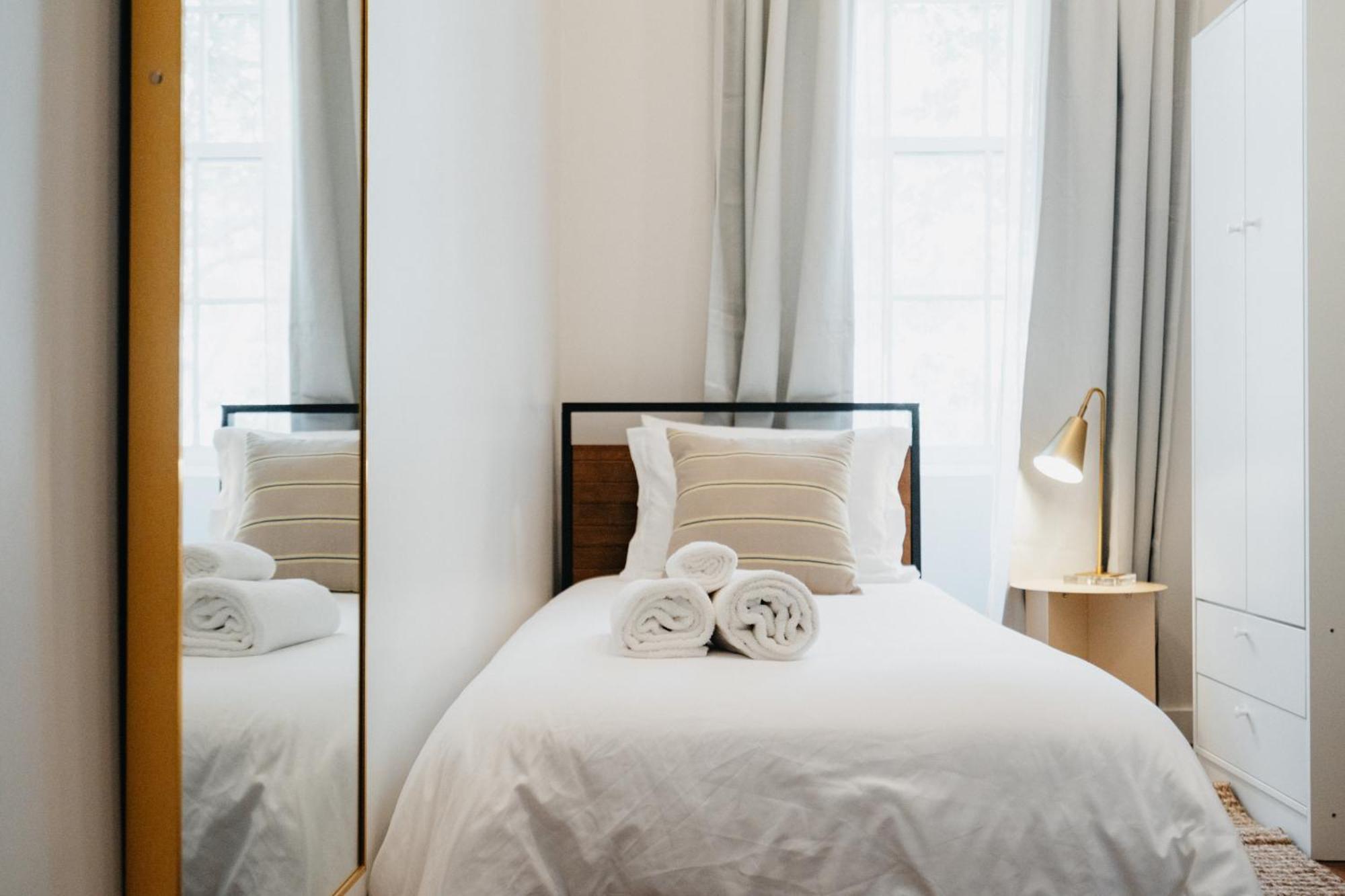 Outsite Chelsea Hotel New York Bagian luar foto